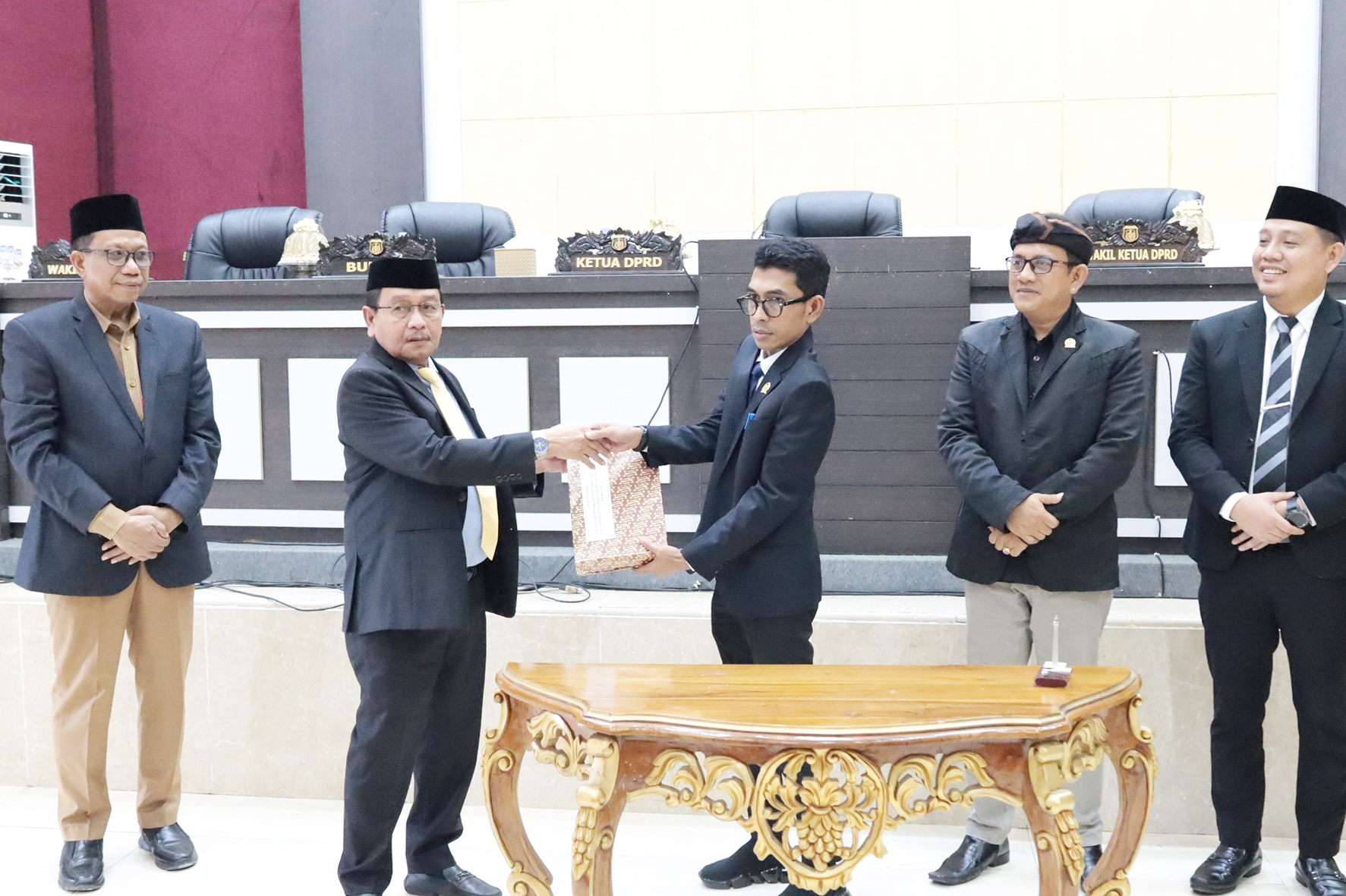 OK1-Rapat_Paripurna_Penyerahan_LKPJ_Kepala_Daerah_Tahun_2025_(5).jpg